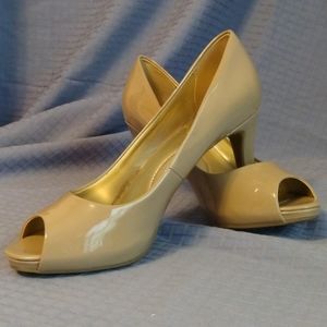 Bandolino Peep Toe Heels